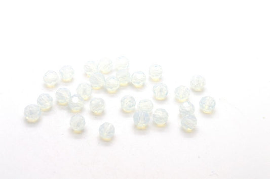 Facet geslepen ronde kraal, 6mm, white opal